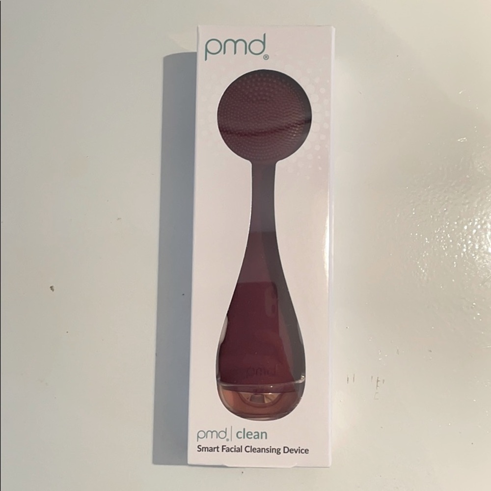 PMD smart facial cleaning device